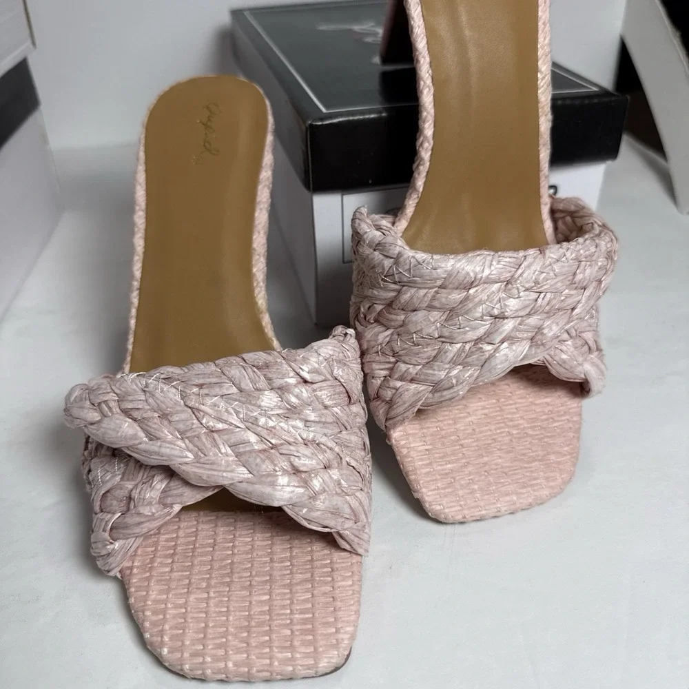 Qupid Pink Raffia Braided Heels Pumps Sandals‎ NEW Size 9